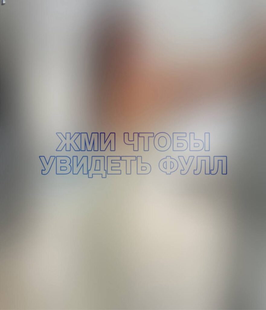 Sophie Rain трахает себя дилдо
