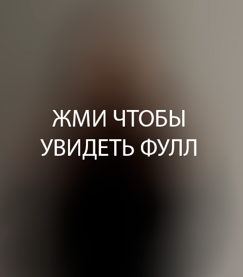 grazhina на кухне в короткой майке и трусиках