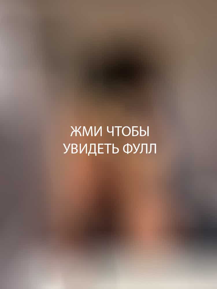 Хлоя annfigma позирует перед камерой